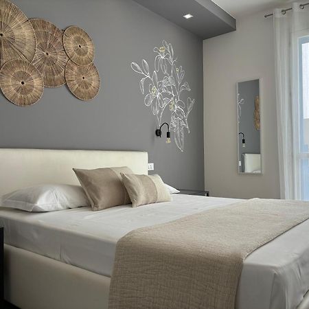 Cala Azzurra Macari Bed And Breakfast And Holidays House Esterno foto